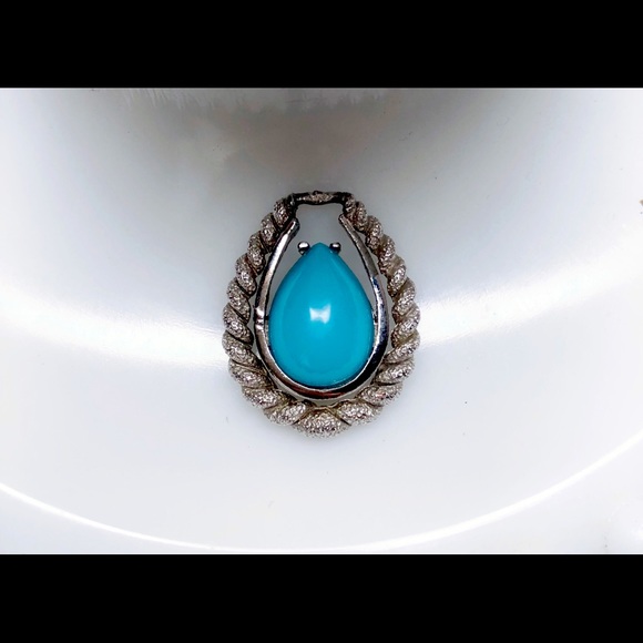 🔥4/$20 Bright turquoise blue tear drop pendant - Picture 1 of 3